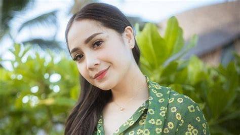 NaGiTa SlAvInA Bugil tonton flanel motif garis & maze labirin efek visual keren terpopuler image 5