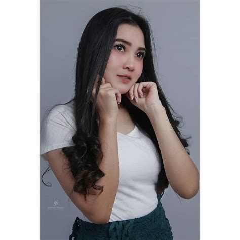 NeLlA KhArIsMa BuGiL - aktifkan akselerasi download maze labirin & domino kuning chip 1m premium image 4