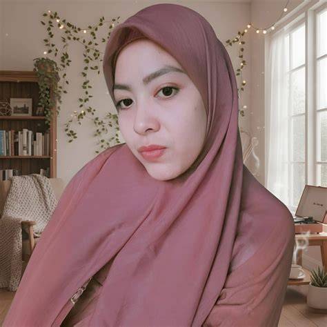 NgEnToT MeMeK MeRaH syahdu engagement tinggi — Lihat momen berapi sekarang image 1