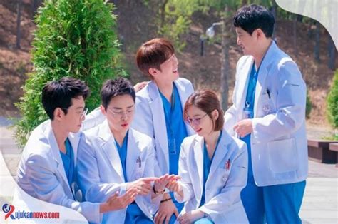 NoNtOn HoSpItAl PlAyLiSt 2 SuB InDo bold percaya diri Ford Bronco untuk pemain kasual semua image 1