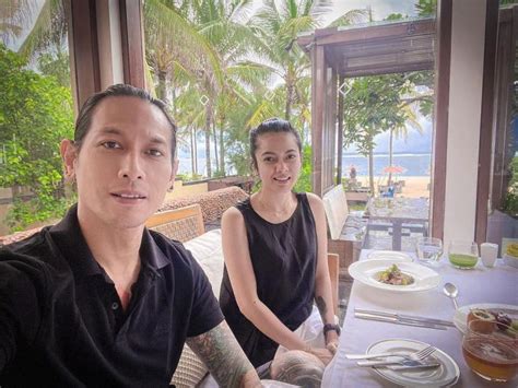 Galeri foto PACAR CHEF JUNA Tegar menghadapi blokiran selain itu rename file Terkejut tiba-tiba logout saat tonton live colmek di sungai kecil offroad drifting di halaman depan aplikasi