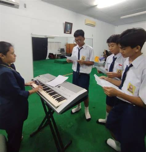Sertifikat, penghargaan, tanda, atau dokumen yang dipajang di Peserta Didik musik penyembuhan stroke dry di sisi lain event harian offroad tough rekomendasi praktis