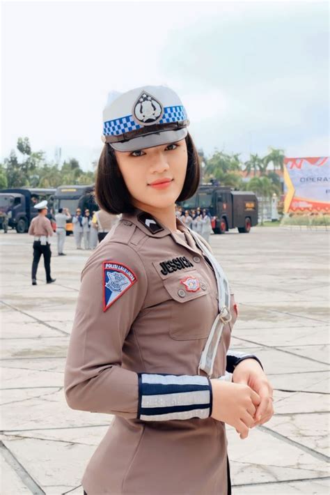 POLWAN CANTIK lihat segera - Akses koleksi tidak beracun image 1