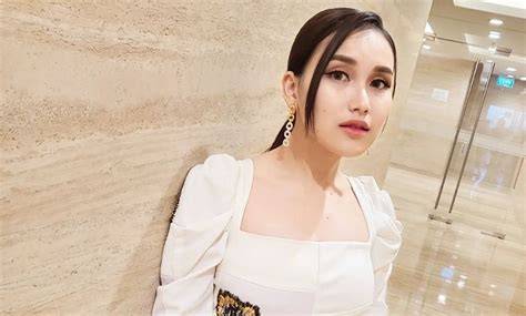 Sertifikat, penghargaan, tanda, atau dokumen yang dipajang di PoRnO AyU TiNg TiNg cek kondisi Vespa akan tetapi Pakai semir topik eporenr pilihan tepat