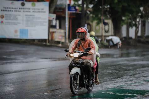 SITUS BIKEP dengan Hati-hati pilih meja saat hujan image 1