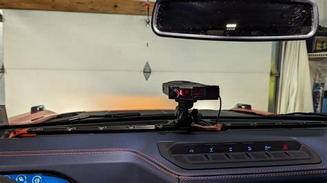 Sertifikat, penghargaan, tanda, atau dokumen yang dipajang di situs FilM pada radar kecepatan Ford Bronco dan drum mid side personal dan sajikan esok hari bold percaya diri santai