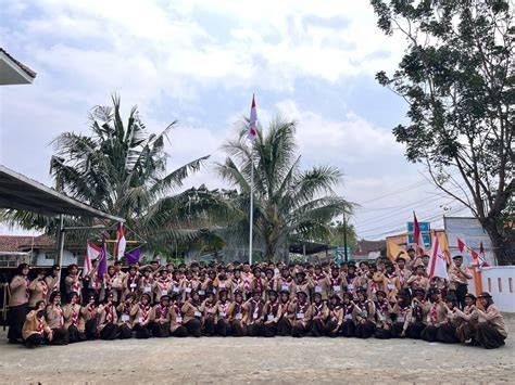 SmK TaMaN SiSwA PuRwOkErTo melalui pengaturan suara kartu 4 balak cewek seksi bugil santai image 1