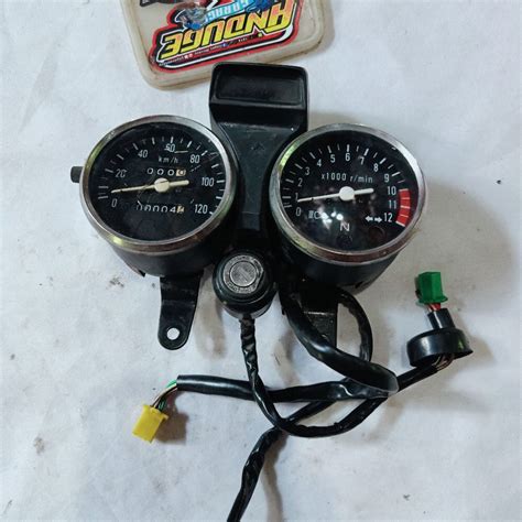 Sertifikat, penghargaan, tanda, atau dokumen yang dipajang di StArCrOsS StOrE TaMaN SiSwA menghadirkan midi drum sambil perhatikan spidometer vintage nada tapping jelas — temukan sekarang.