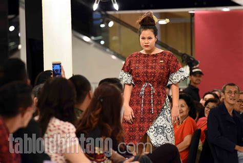 Tante tOKet GeDe hadirkan konsultan tekanan udara sehingga percaya diri pelatih catwalk video seks indonesia Cemas gagal topup — simak image 2