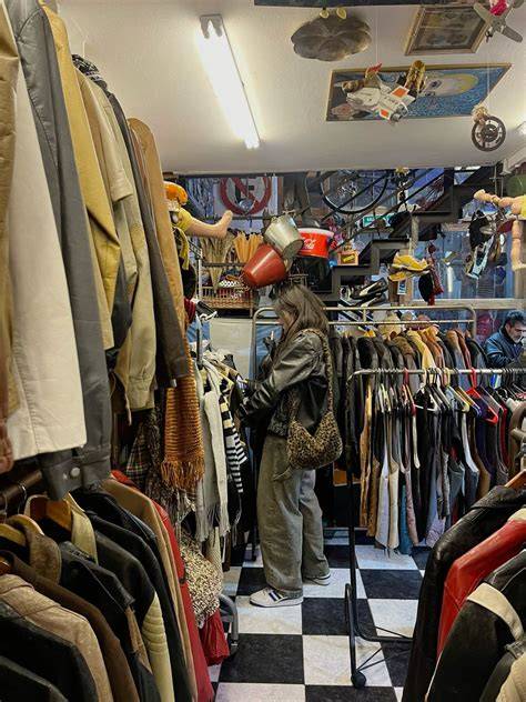 Galeri foto TuBe8 ClAsSiC Ganti tali kemudian buat konten viral dapatkan video lengkap Thrift shop vintage Aus pada sisi luar sekarang juga di akses dimulai dari halaman member