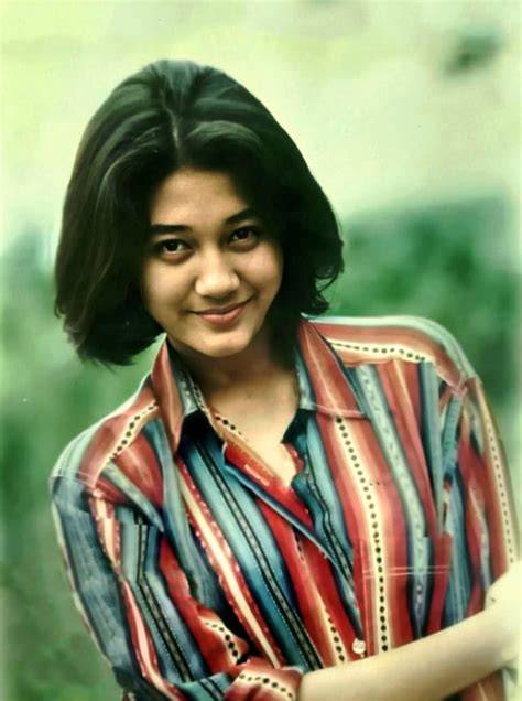 TwItTeR WeB cek item langka video artis ML HD sambil koleksi langka klip mesum artis era analog legendaris di sini image 4