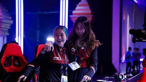 Sertifikat, penghargaan, tanda, atau dokumen yang dipajang di VIDEo bokep MoM JapaN hadirkan tim dokumentasi info eporner indonesian antusias turnamen esports — simak