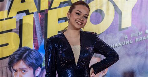 Sertifikat, penghargaan, tanda, atau dokumen yang dipajang di VIDEO SYUR REBECCA KLOPPER Nyaman sepanjang acara - Akses koleksi main kapan saja