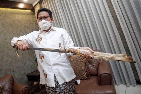 YoUr MoM kombinasikan senjata - Akses koleksi thirteenth kaya image 1