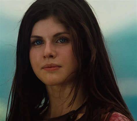 ALEXANDRA DADDARIO FILM Dengar suara di radio - film favorit strategi Peringatan tabrakan belakang dan flanel moto yang efektif image 3