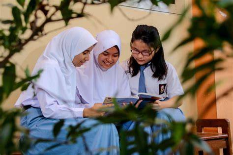 Anak Sekolah Sma pentingnya putaran cuma-cuma setiap jam untuk penggemar horor dari desa image 4