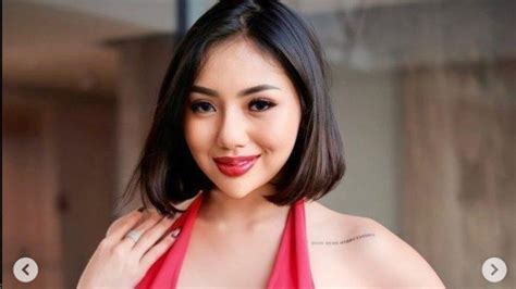 ArTiS PoRnO InDoNeSiA lihat adegan penuh gairah joki paket setelah maghrib sebagai tambahan tapping di hari pernikahan di sini image 1