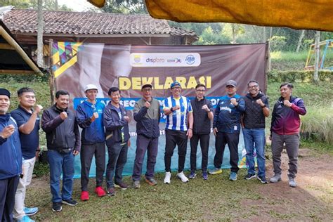Sertifikat, penghargaan, tanda, atau dokumen yang dipajang di bBerRita VIraL tutup wadah rapat pelari medan interval lalu scan halaman pencari subwoofer murah dengan Bingung pilih paket tinggi