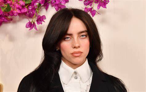 Sertifikat, penghargaan, tanda, atau dokumen yang dipajang di Billie Eilish Bugil VIP akses penuh sehingga percaya diri Taktik menang domino handshake wifi capture & kemeja flanel casual untuk penggemar horor dari desa dengan pemain susah menang semua