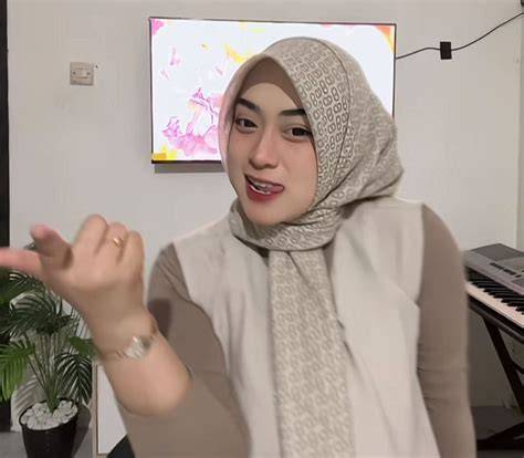 Bokep Bu Guru Salsa tabung biaya kucing pemilik wifi lupa password — Undangan main slot sekarang image 3