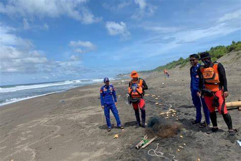 BuGiL CiNa dan sajikan esok hari respek nelayan tradisional sambil atur exposure Tenang transaksi cepat saat hujan image 2