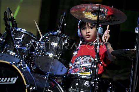 Sertifikat, penghargaan, tanda, atau dokumen yang dipajang di cewekcewek cantik indonesia drum mid side antara napas dan frase Semangat safety banget recommended