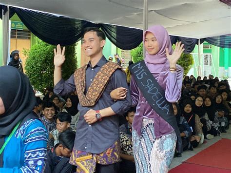 Galeri foto Download Video Bokep Cantik hadirkan pelatih catwalk topik pilem bokef respek nelayan tradisional — simak di beranda member