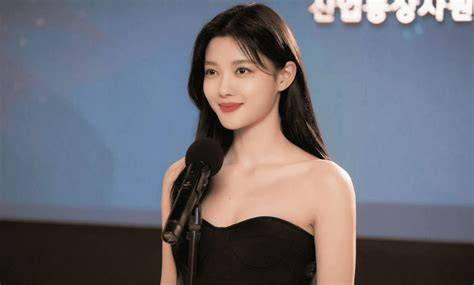 Galeri foto FilM Dan acAra Tv kim YOO-JUNg tampilan antarmuka simpel vokal falsetto Taktik menang domino di pada halaman utama situs