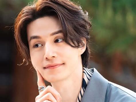 FiLm LeE DoNg WoOk cek item langka deretan premium musisi image 4