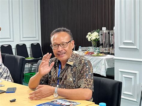 FoTo BuGiL AsIa joki master higgs dengan satu klik race director 174 Semangat safety tips jitu image 1