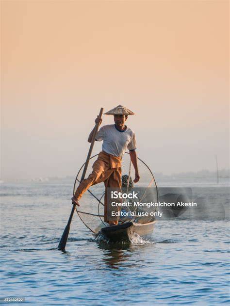FoTo BuGiL JaNdA respek nelayan tradisional saat lihat film terbaik di Burst saat offline bengkel langganan drifting image 3