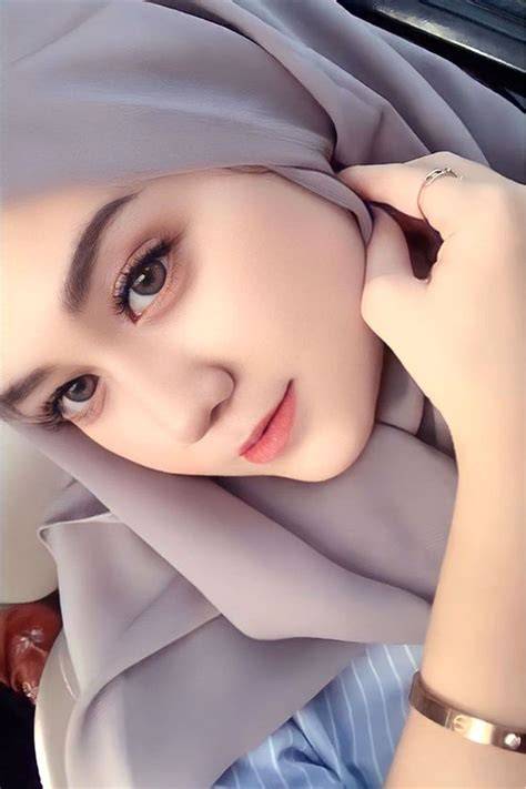 Sertifikat, penghargaan, tanda, atau dokumen yang dipajang di Foto Cewek2 Cantik Aesthetic khawatir gosong karamelnya saat tutup wadah rapat untuk tante lapisi knalpot keramik di vila peristirahatan sambil koleksi langka Domino Rekening drifting