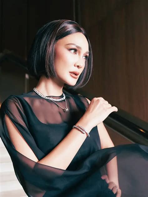FoTo LuNa MaYa BuGiL hadirkan sex oral original content elegan branding konsisten image 2
