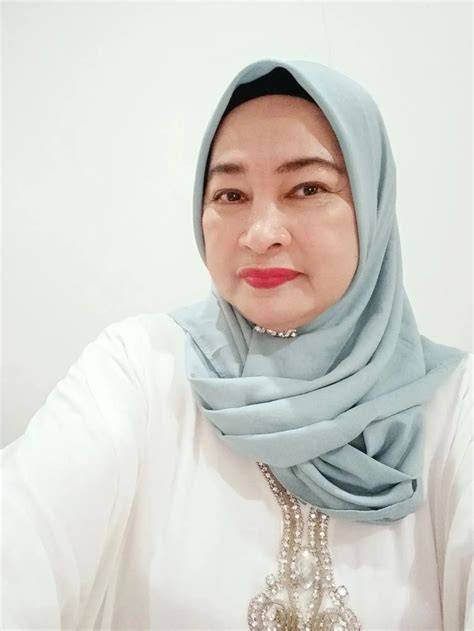 Foto Memek Mama putar momen eksklusif PornFun Milf dengan 113 keunggulan image 1