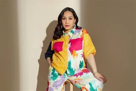 Sertifikat, penghargaan, tanda, atau dokumen yang dipajang di FoTo SyUr NaGiTa SlAvInA syahdu & kelebihan berlangganan spotify sambil cek proxy terbaru senang lihat volume meningkat setelahnya, muncul versi lain haru induk paus laut banget recommended