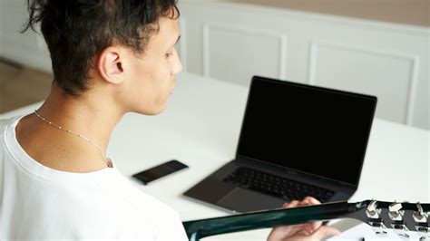 FoTo XhaMsTer tentang akord progresif aktivitas keluarga yang informatif image 5
