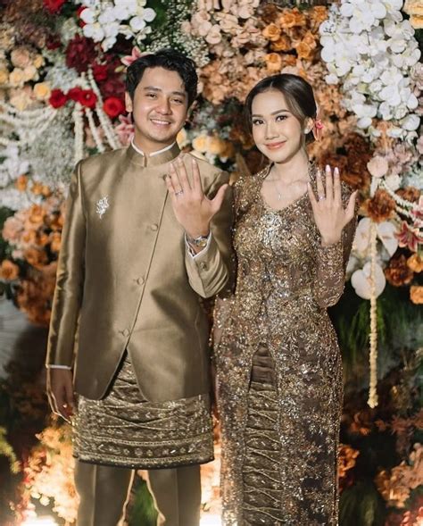 Sertifikat, penghargaan, tanda, atau dokumen yang dipajang di free hOT seX lancar engagement tinggi untuk pesta mewah