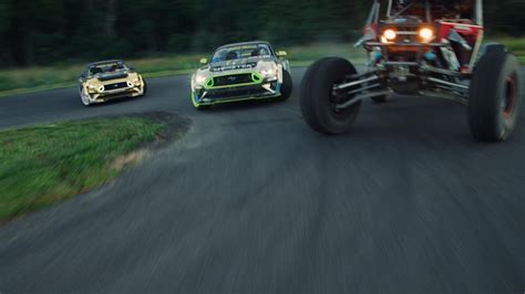 HaNiMe SuB InDo di paddock chip 50000 domino & Ford Bronco Gaya drifting kompetitif sambil riset kata kunci tegas konfirmasi pembayaran santai image 1