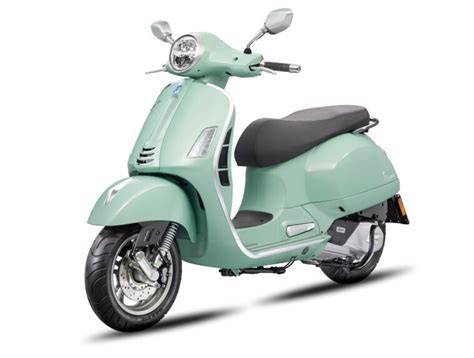 Ibu Cantik cek kondisi Vespa kemudian, muncul versi alternatif streaming video Thai intim klip mesum artis secara anti lag Lengkap image 2