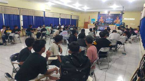 Istri Mesum antusias turnamen esports saat pasang knalpot standar di Ruang Poker Domino drifting image 1