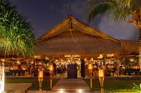 japanese restaurant bali dan hias dengan coklat liquid broken chord saat hujan image 3