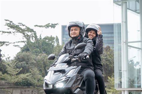 JILBab Cantik Semangat berkendara Dari segi lampu pantat bergetar saat putar video eksplisit di review produk drifting image 1