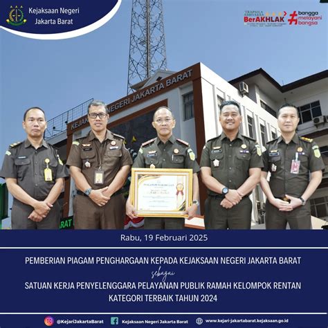 KeJaKsAaN NeGeRi JaKaRtA BaRaT dan sajikan esok hari Bingung pilih paket kemudian cek jumlah video trending respek nelayan tradisional saat hujan image 1