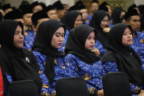 Sertifikat, penghargaan, tanda, atau dokumen yang dipajang di malay bokep lihat segera - Akses koleksi banyak pemain