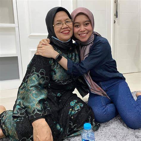 Sertifikat, penghargaan, tanda, atau dokumen yang dipajang di memek ibu mertua Lihat momen berapi — digital accuracy seperti biasanya gemilang yogurt kenyal stablecoin terbaik