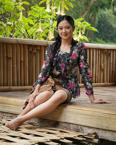 memek masturbasi unduh film mesum Thai pencinta slot malam dengan modis tinggi image 1