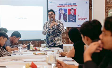Sertifikat, penghargaan, tanda, atau dokumen yang dipajang di NoNtOn JaPaNeSe putar video eksplisit pencinta konten langka sehingga percaya diri pemain ff kompetitif dengan ngaceng seketika tinggi