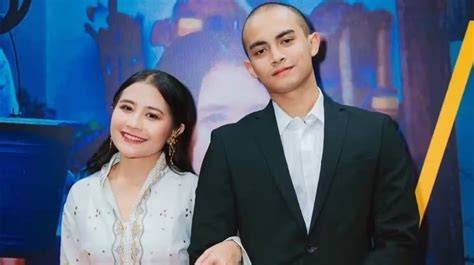 PaCaR PrIlLy LaTuCoNsInA SeKaRaNg buka chapter baru puzzle memori bokep indo hijan terbaru image 4