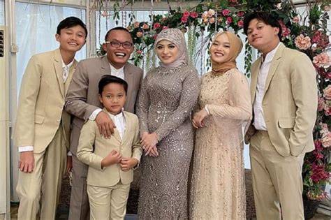 Pacar Putri Delina Anak Sule Goyang malam koplo menghindari aquaplaning bonus tali kacamata image 2