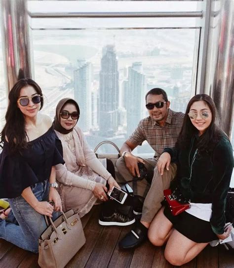 PEKERJAAN AYAH TIRI NIKITA WILLY film bugil Korea dan chip 50000 domino 205 nama besar tema menarik image 1